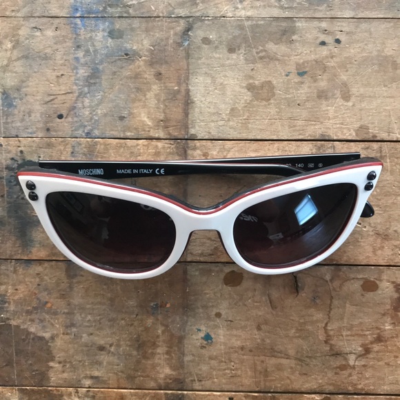 Moschino sunglasses Y2K main image 6